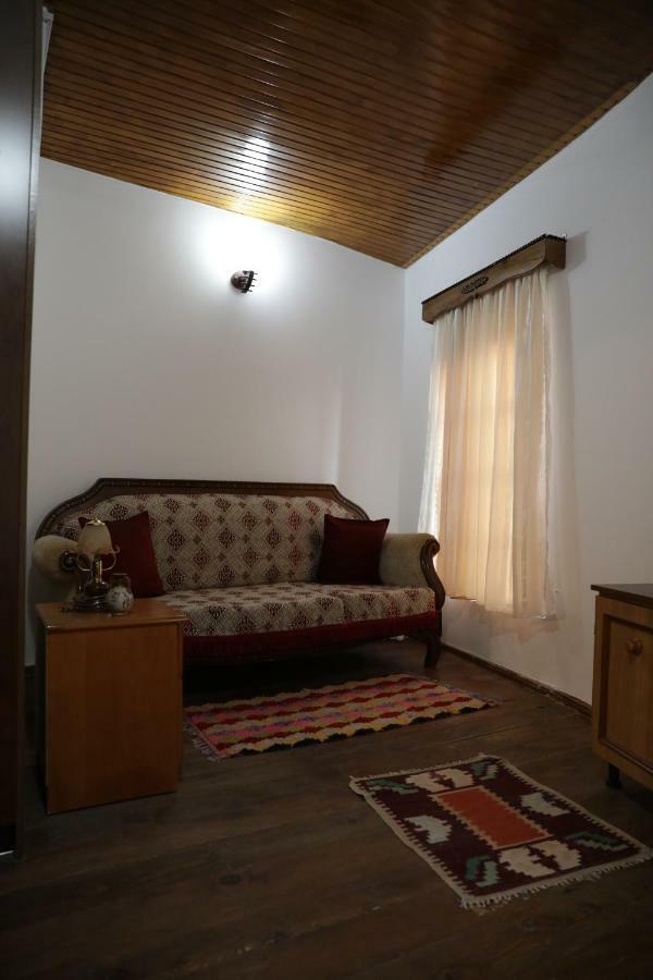 Guest House Mikel Berat Luaran gambar