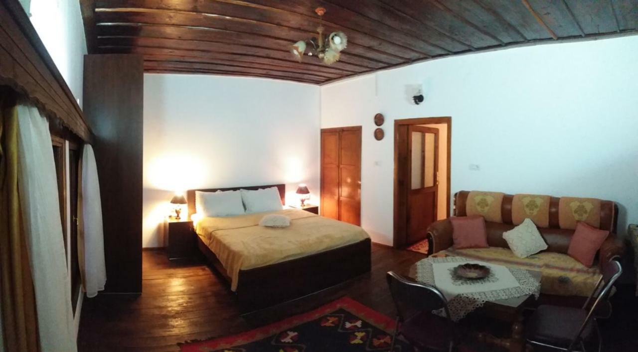 Guest House Mikel Berat Luaran gambar